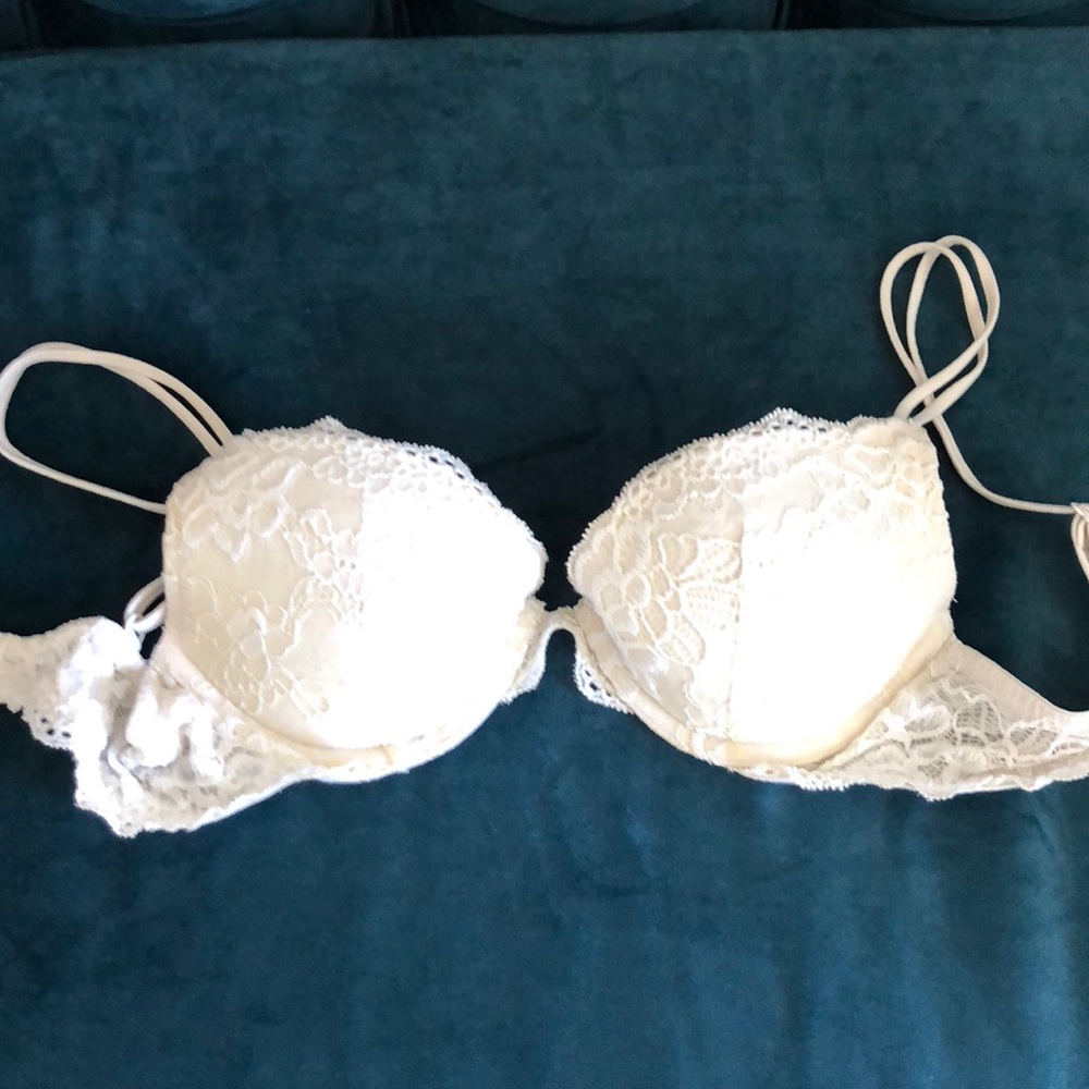White VS lace bra
